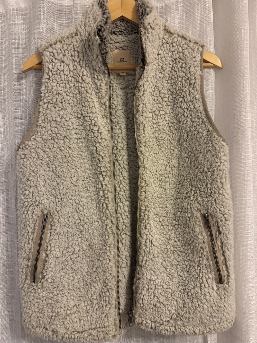 Thread & Supply | Cream/Gray Sherpa Fleece Vest Zip Front Women’s XS